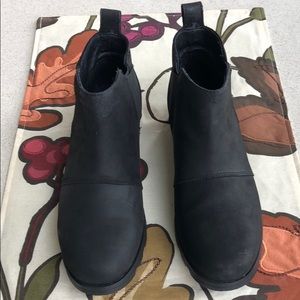 SOREL Emelie Chelsea Boots Size 9